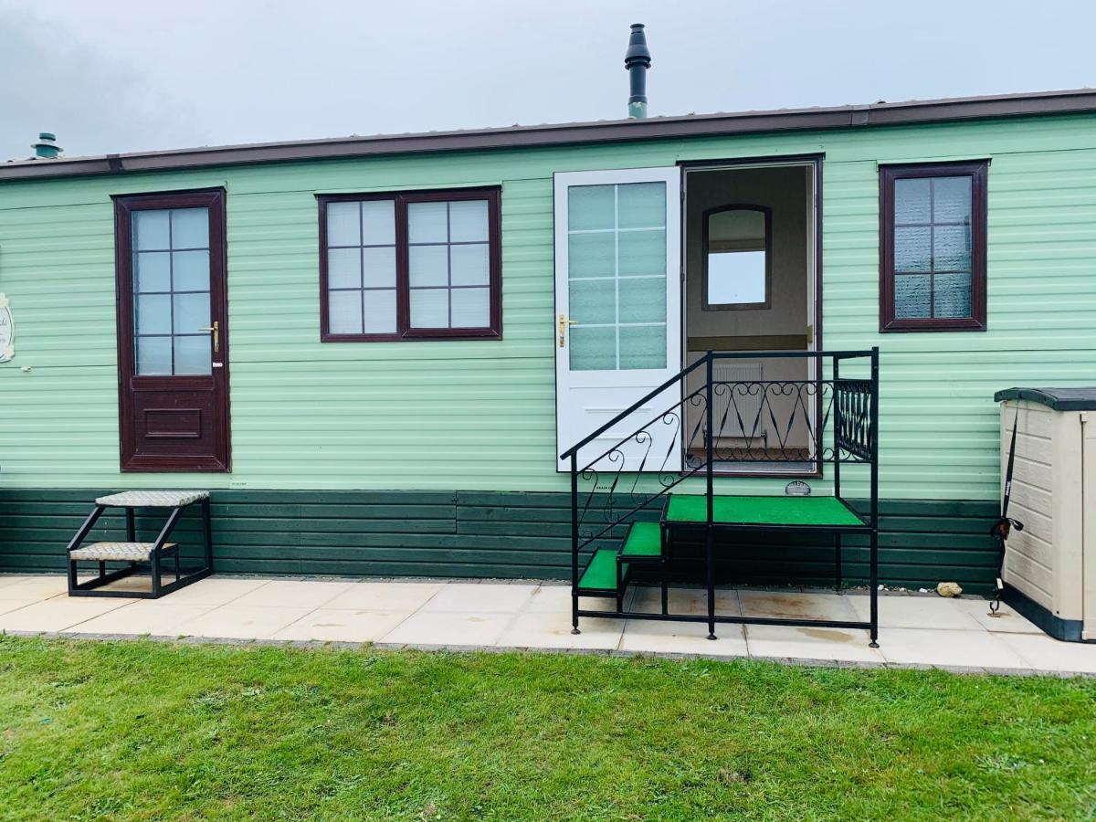 157 Amour Caravan Tywyn Luaran gambar