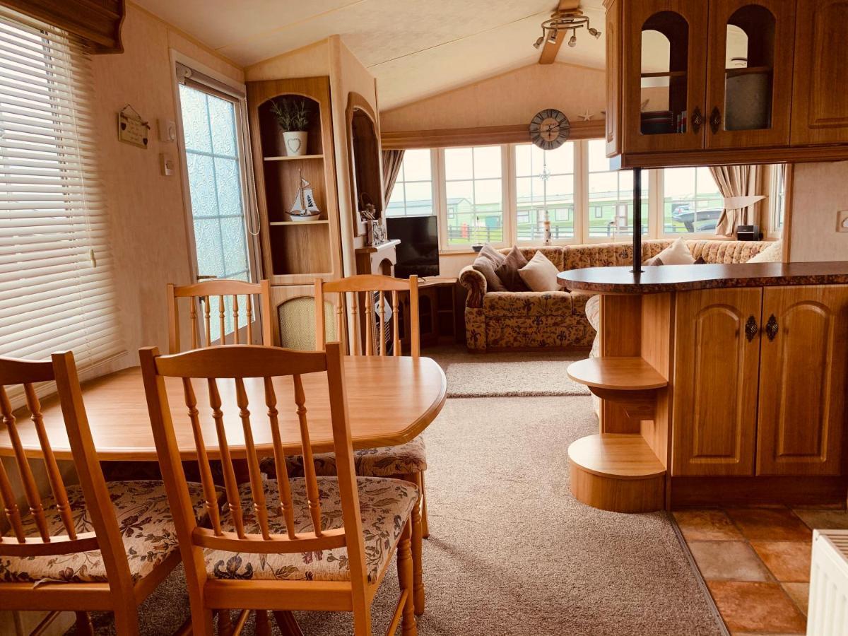 157 Amour Caravan Tywyn Luaran gambar