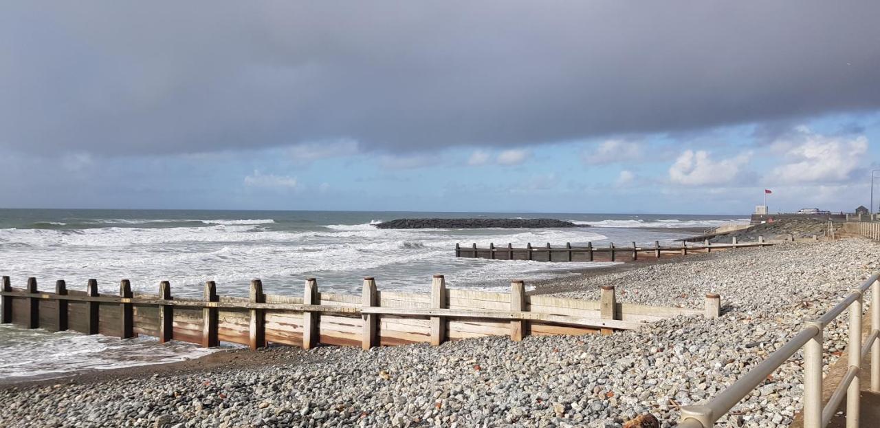 157 Amour Caravan Tywyn Luaran gambar