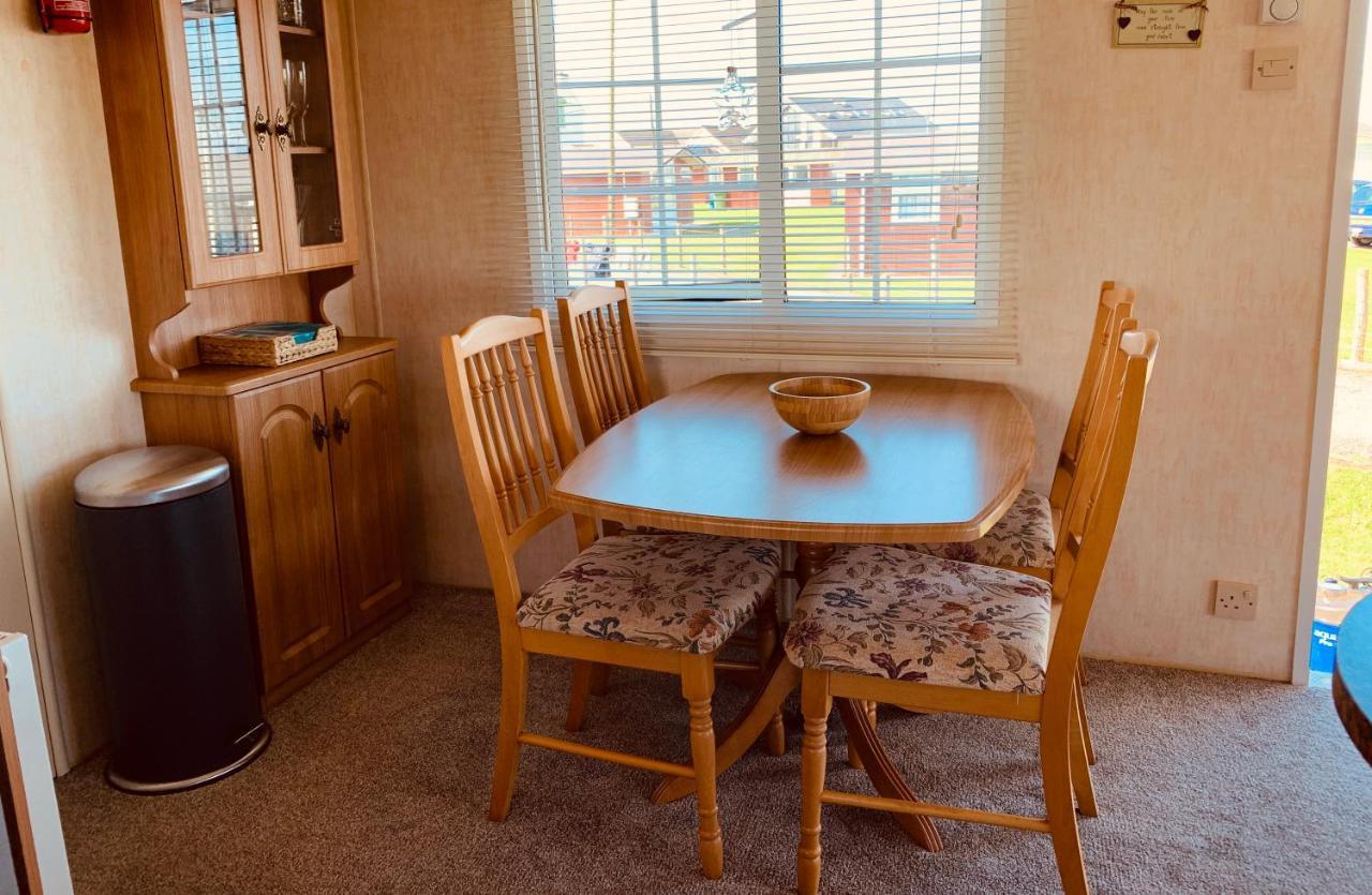157 Amour Caravan Tywyn Luaran gambar